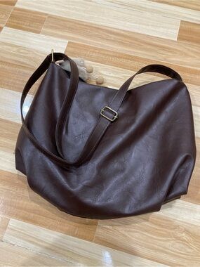 Basic Everyday Shoulder Bag in Dark Brown - Women Bags